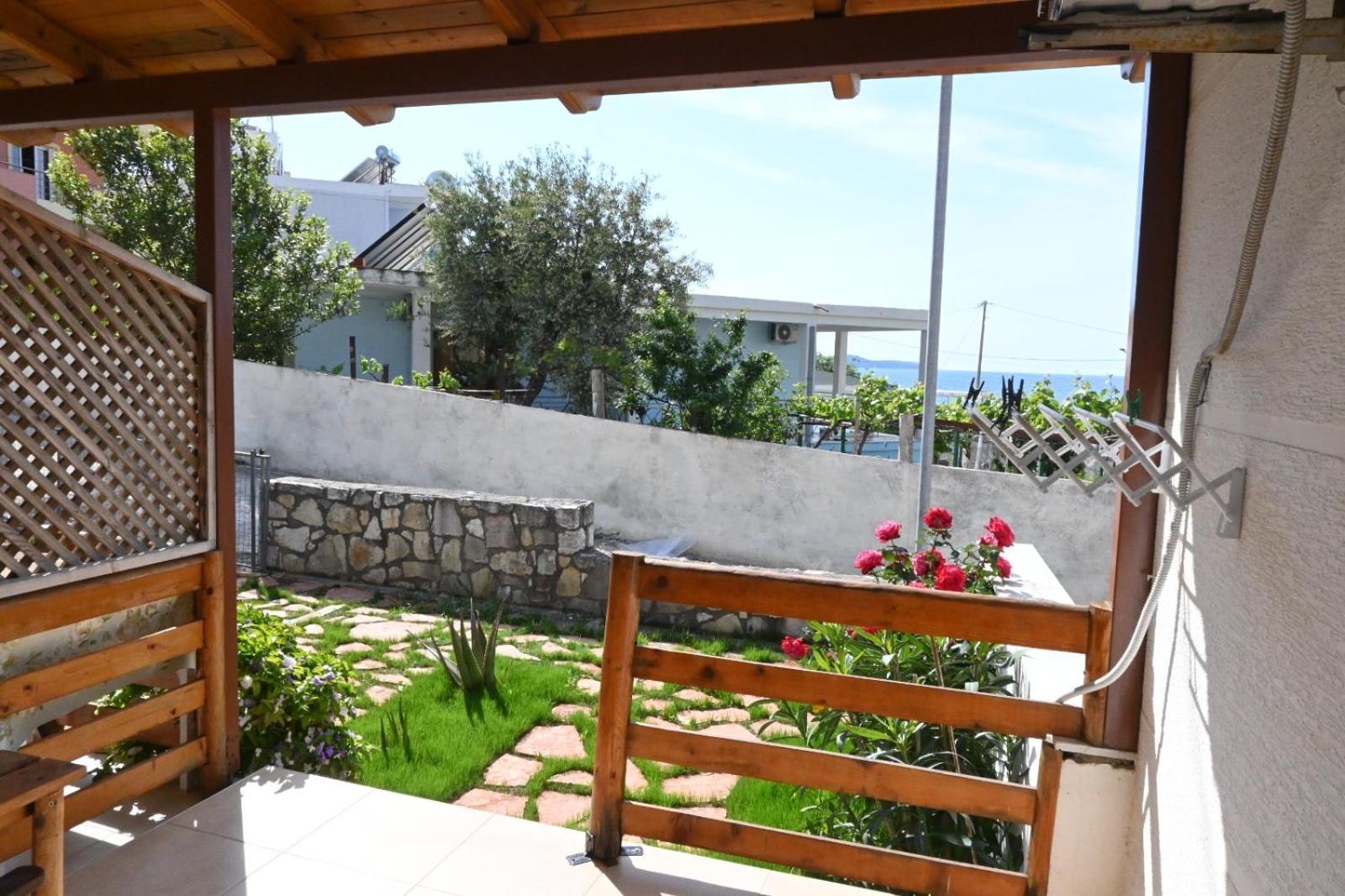 Amelia Rooms Ksamil Esterno foto